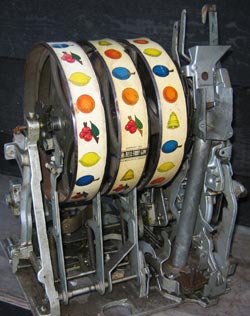 16_inside-old-fruit-machine